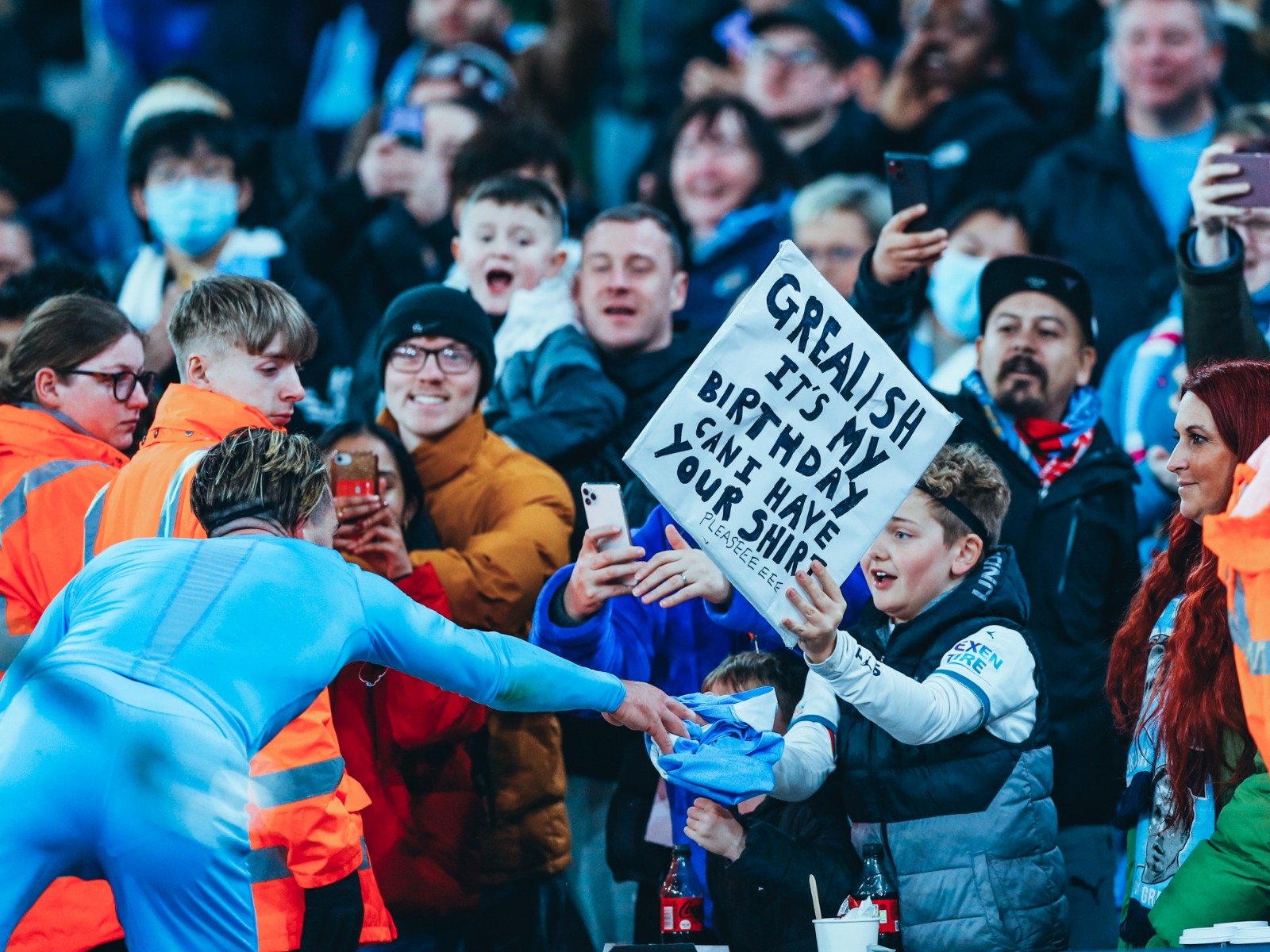 力强劲的对 力强劲的对